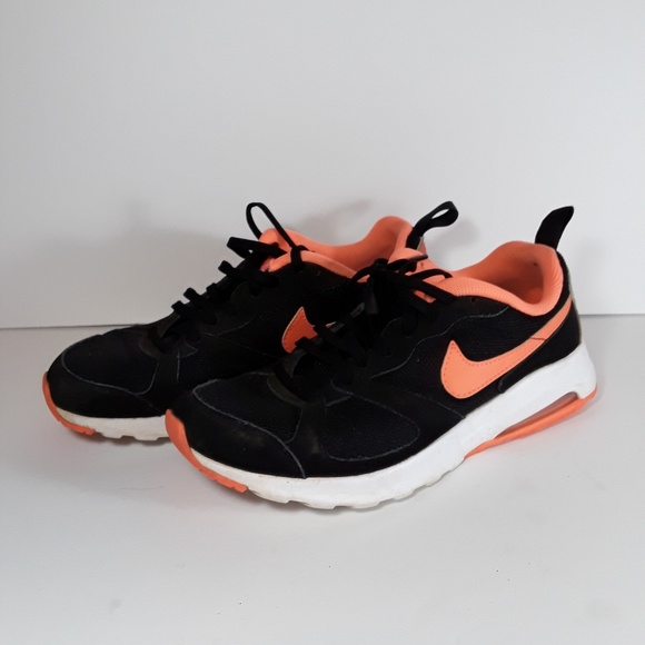 Nike Shoes - Nike Air Max Muse